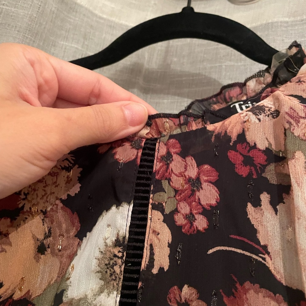 Floral Ruffle Sleeve Dress - Picture 3 of 6